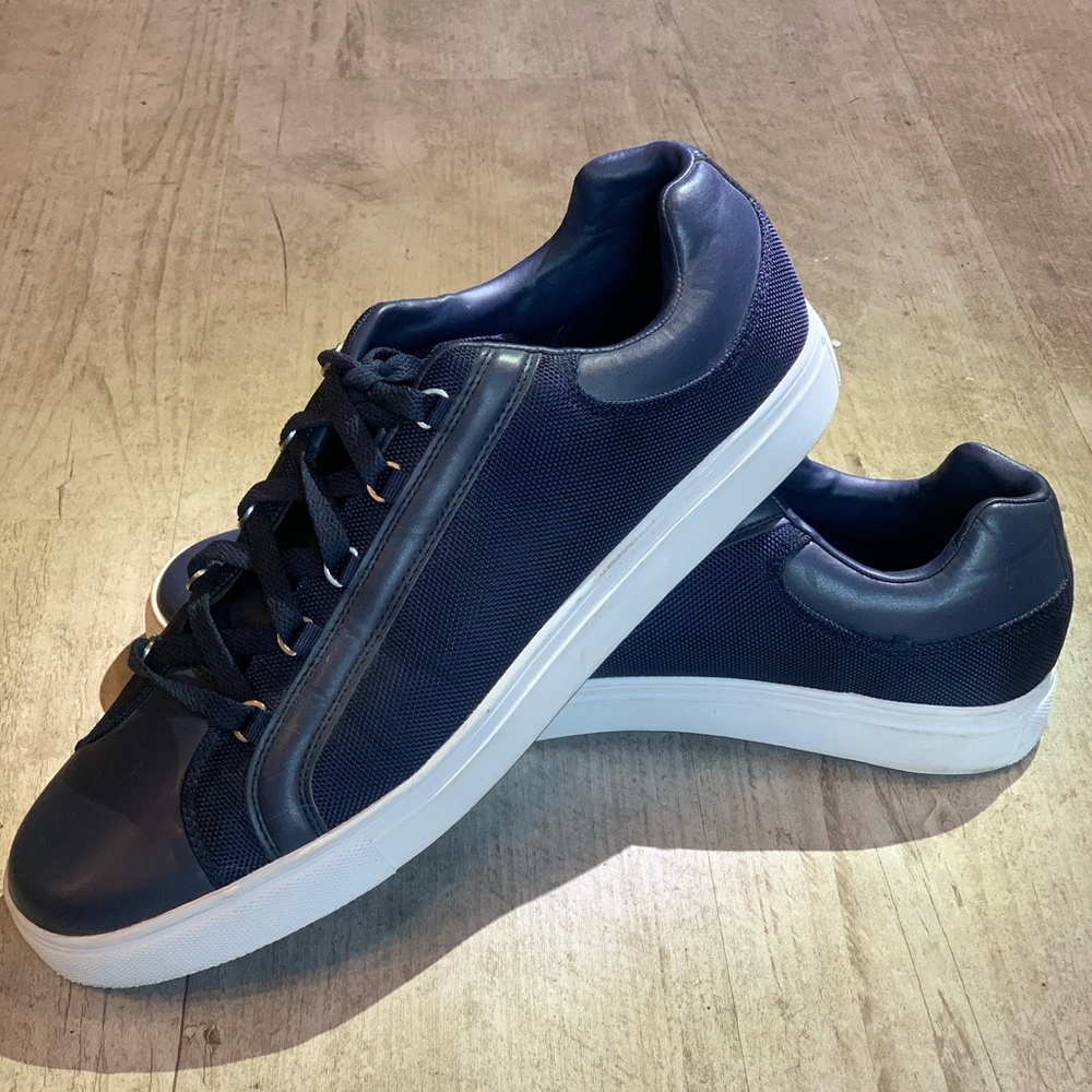 Men’s Fila Athletic Shoes Size 13 Navy